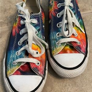 Converse chuck Taylor kids sneakers.